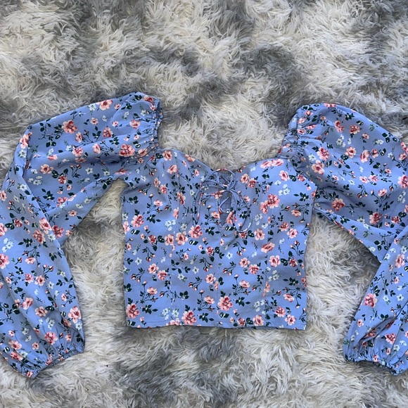 Abercrombie & Fitch Floral Puff Sleeve Cropped Blouse - EUC XS - Picture 2 of 5